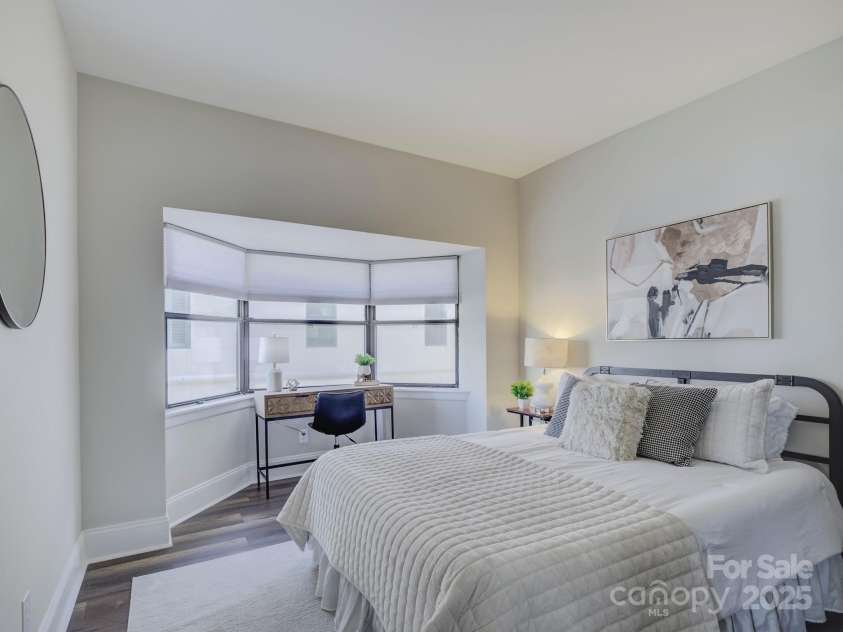 224 N Poplar Street, Charlotte, NC 28202.  MLS# CAR4208624, YatesRealty ID 14819. Welcome to 224 N Poplar Street Unit 19