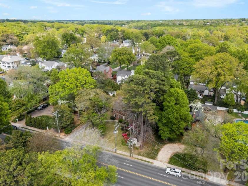1519 Providence Road, Charlotte, NC 28207.  MLS# CAR4357313, YatesRealty ID 14820. 