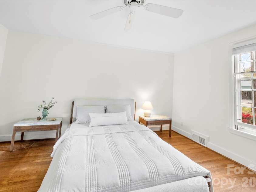 1519 Providence Road, Charlotte, NC 28207.  MLS# CAR4357313, YatesRealty ID 14820. Bedroom #1