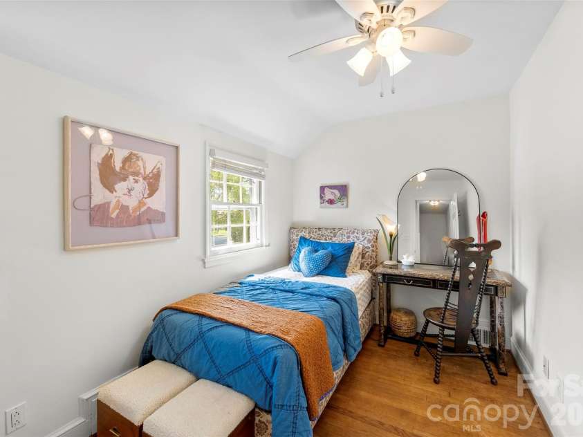 1519 Providence Road, Charlotte, NC 28207.  MLS# CAR4357313, YatesRealty ID 14820. Flex Space
