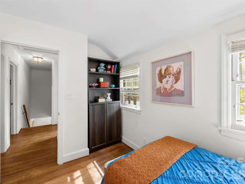 1519 Providence Road, Charlotte, NC 28207.  MLS# CAR4357313, YatesRealty ID 14820. Flex Space
