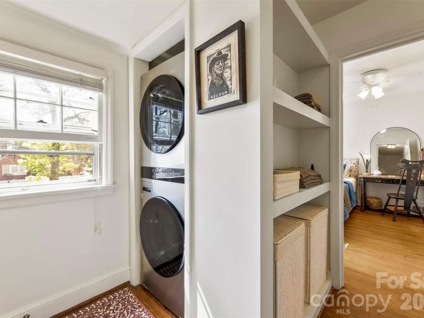 1519 Providence Road, Charlotte, NC 28207.  MLS# CAR4357313, YatesRealty ID 14820. Laundry Closet