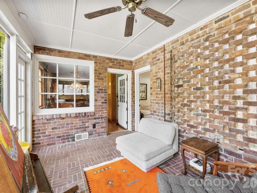 1519 Providence Road, Charlotte, NC 28207.  MLS# CAR4357313, YatesRealty ID 14820. Sunroom