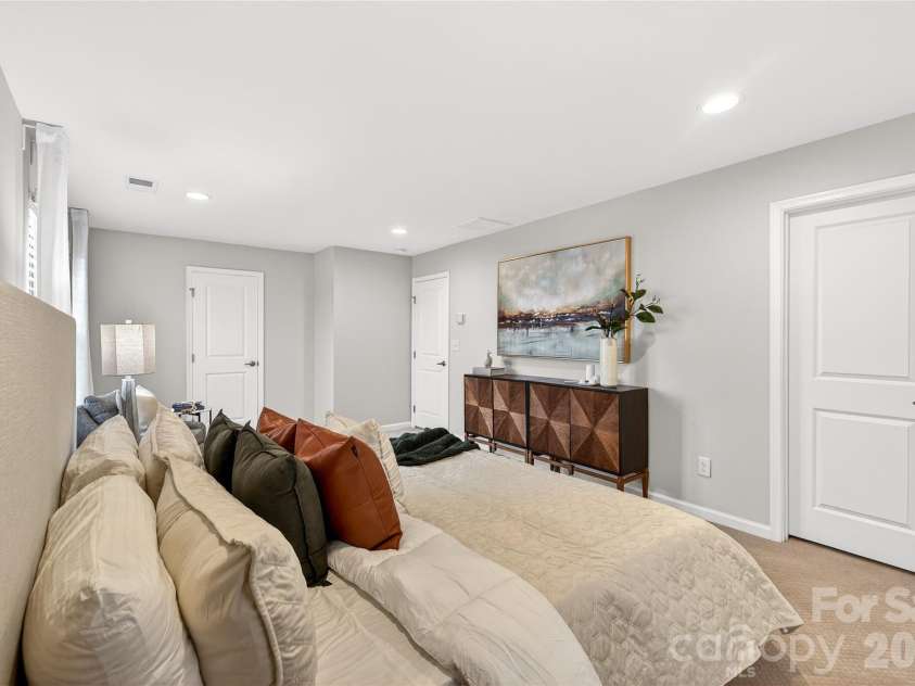 846 Longford Drive, Gastonia, NC 28056.  MLS# CAR4356610, YatesRealty ID 14821. 