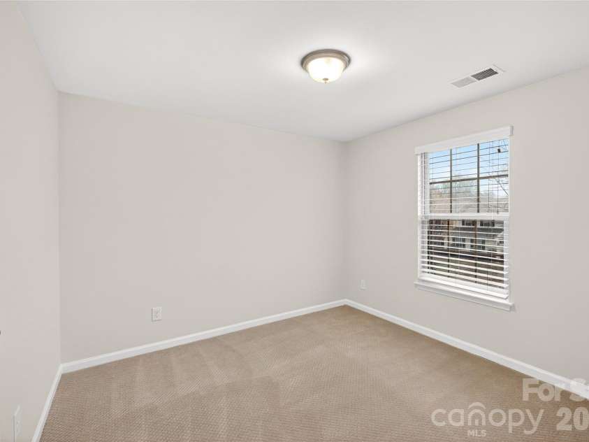 846 Longford Drive, Gastonia, NC 28056.  MLS# CAR4356610, YatesRealty ID 14821. 