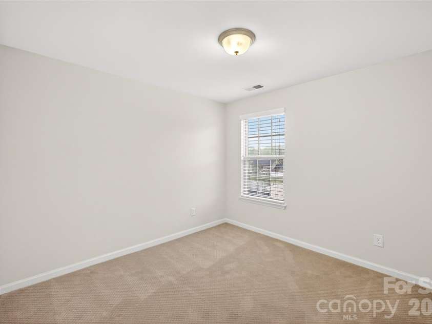 846 Longford Drive, Gastonia, NC 28056.  MLS# CAR4356610, YatesRealty ID 14821. 