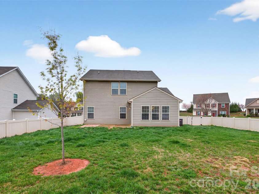 846 Longford Drive, Gastonia, NC 28056.  MLS# CAR4356610, YatesRealty ID 14821. 