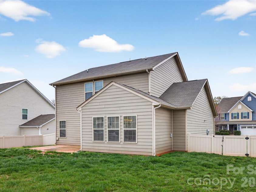846 Longford Drive, Gastonia, NC 28056.  MLS# CAR4356610, YatesRealty ID 14821. 