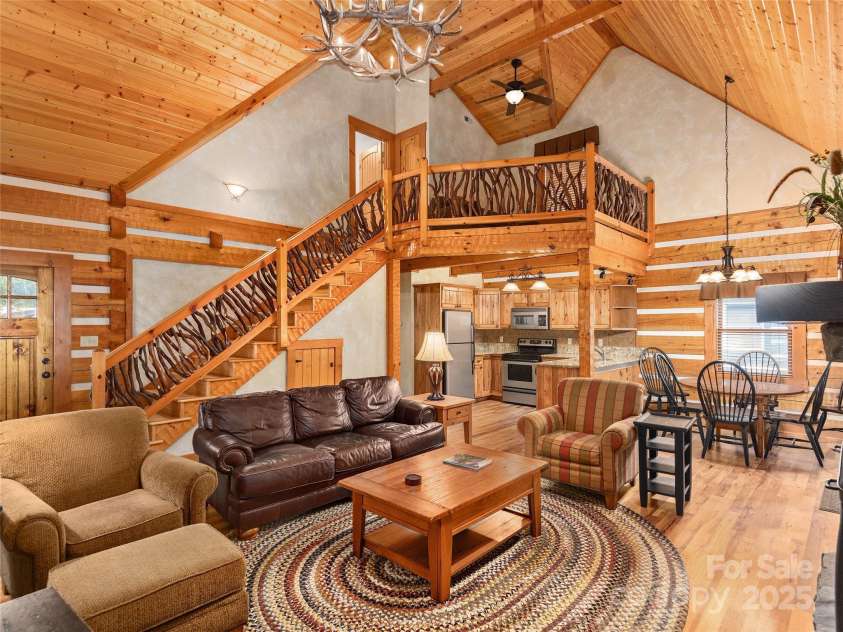 24 Rachels Circle, Maggie Valley, NC 28751.  MLS# CAR4243349, YatesRealty ID 14823. 