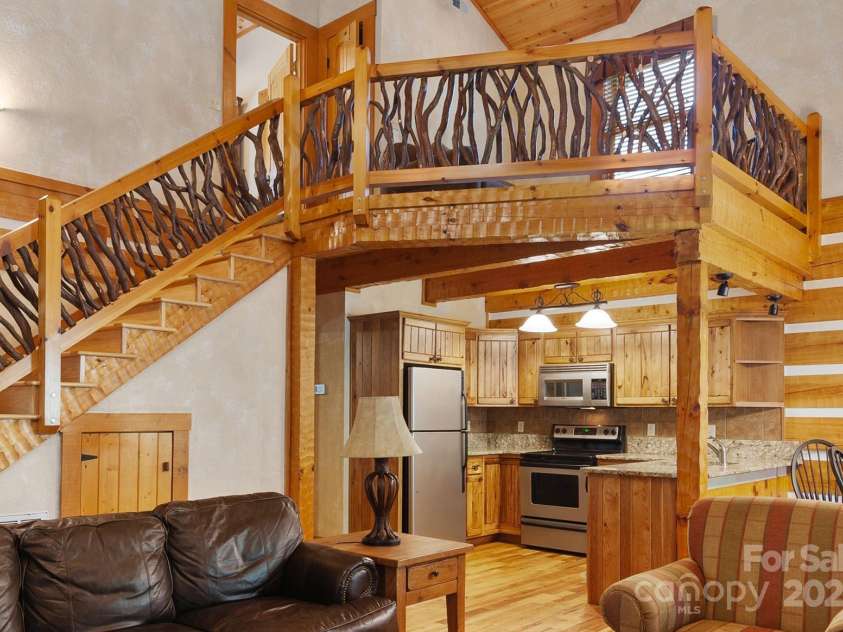 24 Rachels Circle, Maggie Valley, NC 28751.  MLS# CAR4243349, YatesRealty ID 14823. 