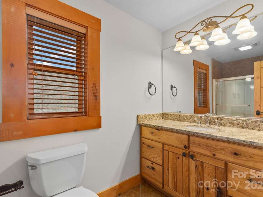 24 Rachels Circle, Maggie Valley, NC 28751.  MLS# CAR4243349, YatesRealty ID 14823. 