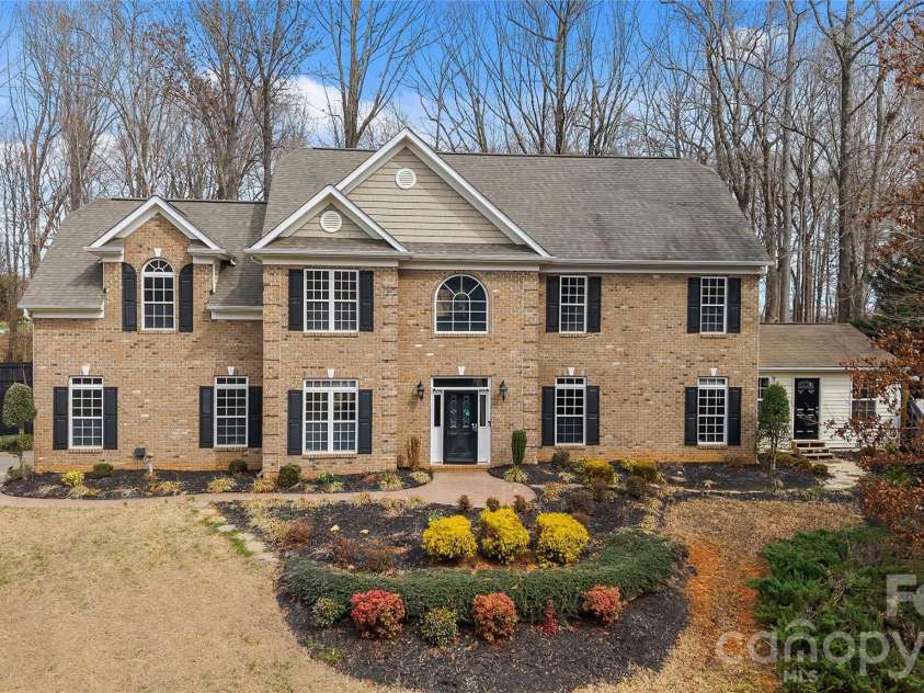5106 Twin Cedars Drive, Monroe, NC 28110.  MLS# CAR4351559, YatesRealty ID 14823. 