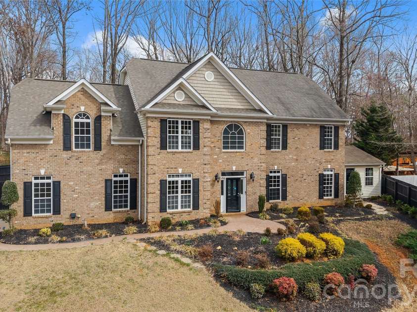 5106 Twin Cedars Drive, Monroe, NC 28110.  MLS# CAR4351559, YatesRealty ID 14823. 