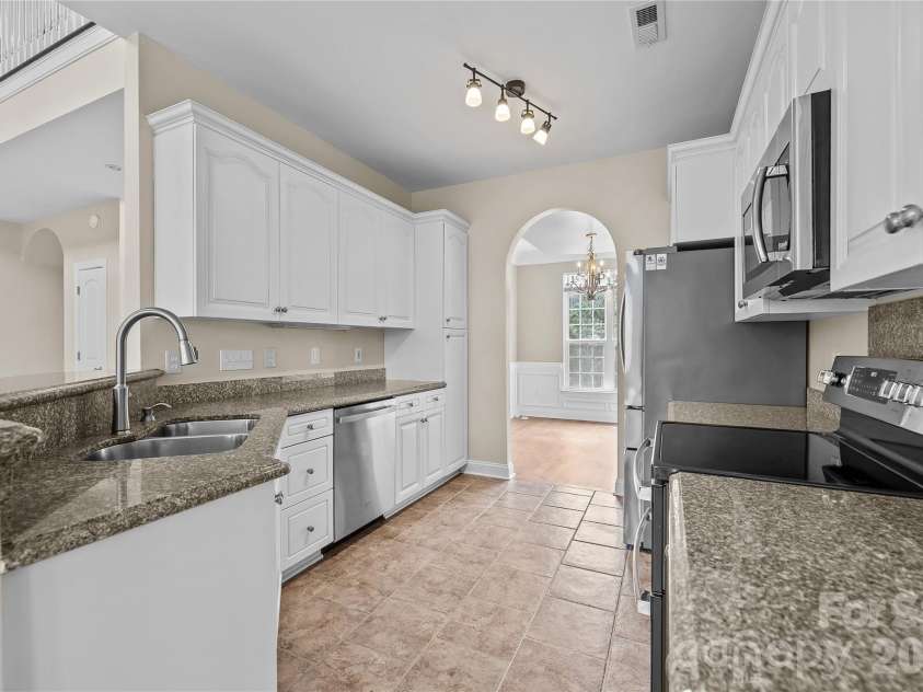 5106 Twin Cedars Drive, Monroe, NC 28110.  MLS# CAR4351559, YatesRealty ID 14823. 