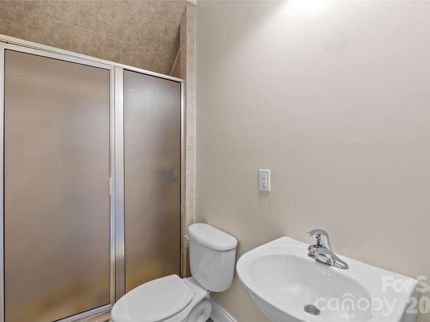 5106 Twin Cedars Drive, Monroe, NC 28110.  MLS# CAR4351559, YatesRealty ID 14823. 
