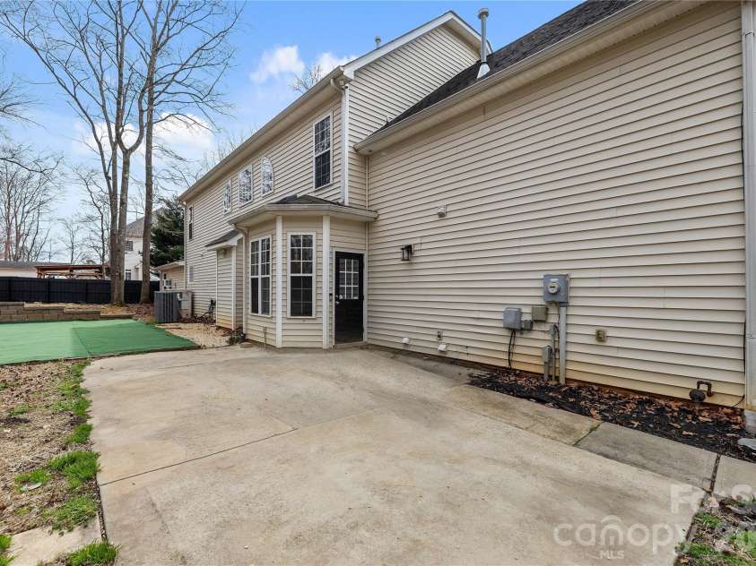 5106 Twin Cedars Drive, Monroe, NC 28110.  MLS# CAR4351559, YatesRealty ID 14823. 