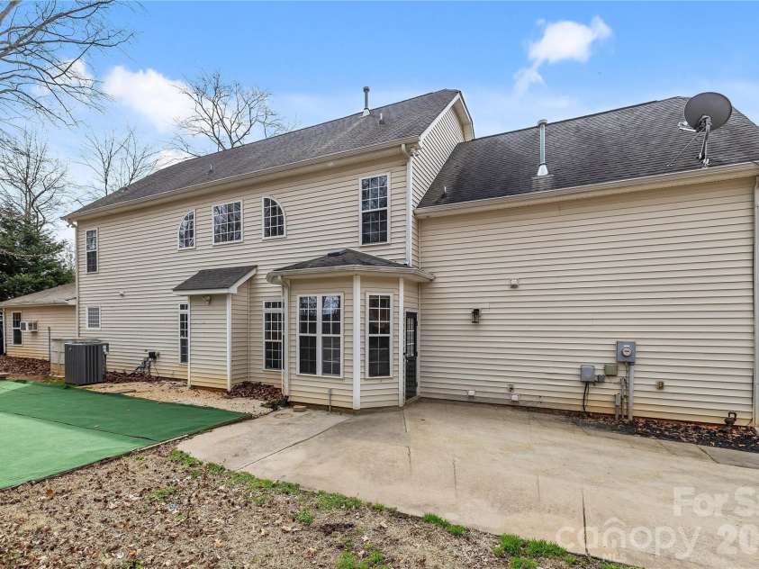 5106 Twin Cedars Drive, Monroe, NC 28110.  MLS# CAR4351559, YatesRealty ID 14823. 