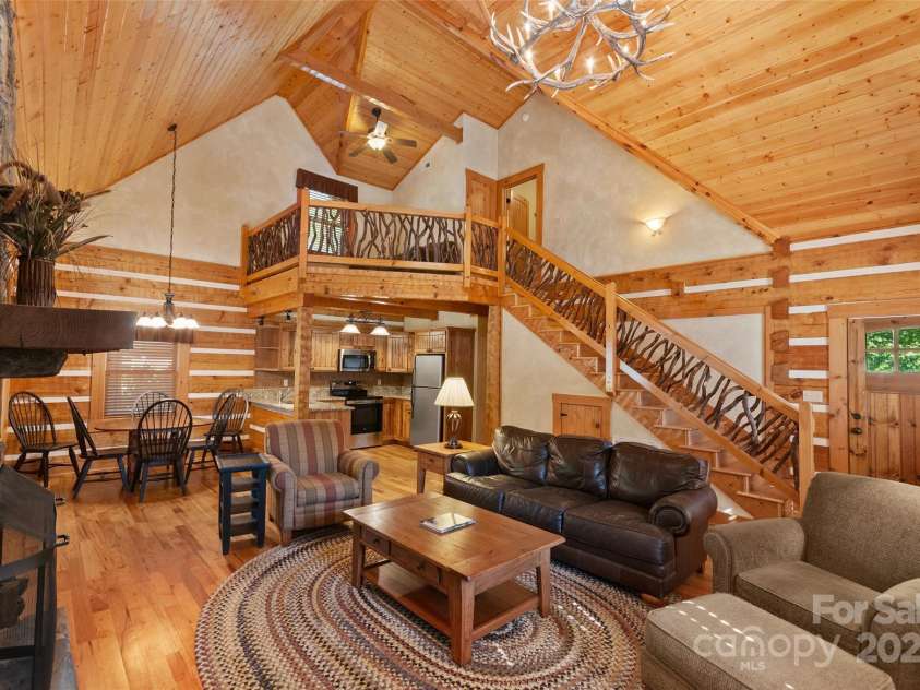 18 Rachels Circle, Maggie Valley, NC 28751.  MLS# CAR4251213, YatesRealty ID 14824. 