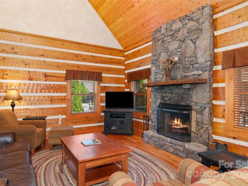 18 Rachels Circle, Maggie Valley, NC 28751.  MLS# CAR4251213, YatesRealty ID 14824. 