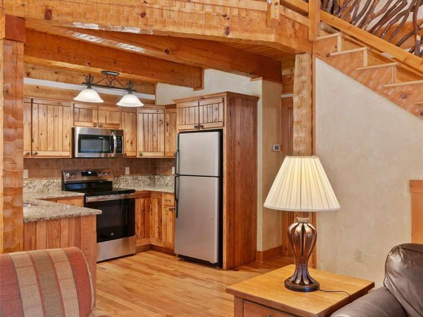 18 Rachels Circle, Maggie Valley, NC 28751.  MLS# CAR4251213, YatesRealty ID 14824. 