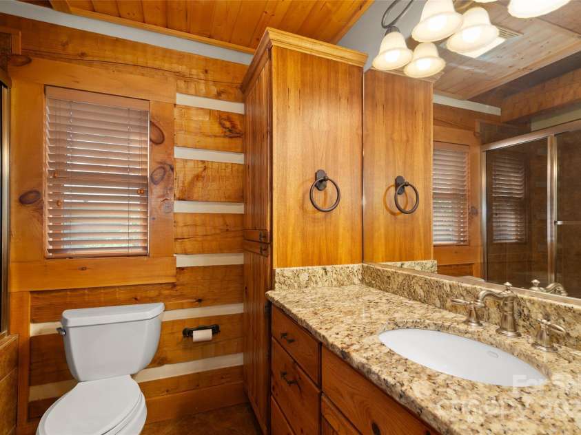 18 Rachels Circle, Maggie Valley, NC 28751.  MLS# CAR4251213, YatesRealty ID 14824. 