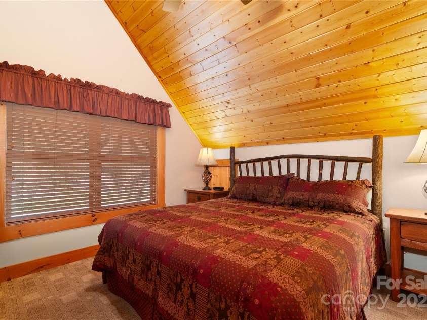 18 Rachels Circle, Maggie Valley, NC 28751.  MLS# CAR4251213, YatesRealty ID 14824. 