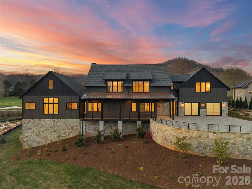 6 Walnut Valley Parkway, Arden, NC 28704.  MLS# CAR4368458, YatesRealty ID 14824. 
