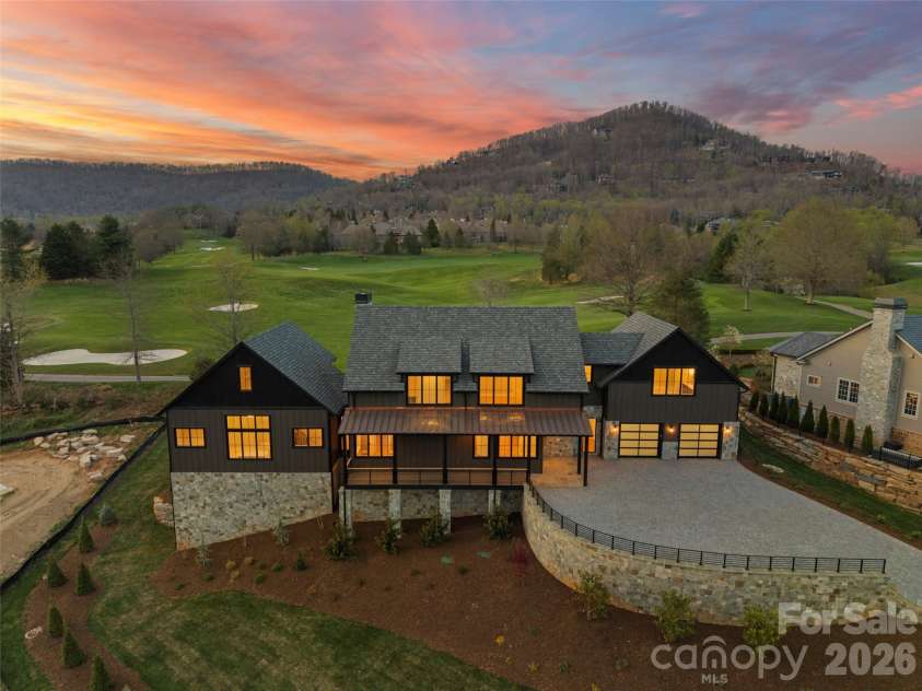 6 Walnut Valley Parkway, Arden, NC 28704.  MLS# CAR4368458, YatesRealty ID 14824. 