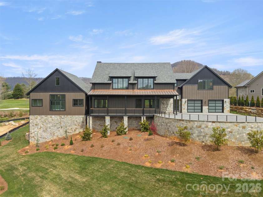 6 Walnut Valley Parkway, Arden, NC 28704.  MLS# CAR4368458, YatesRealty ID 14824. 