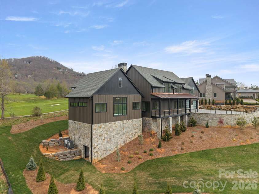 6 Walnut Valley Parkway, Arden, NC 28704.  MLS# CAR4368458, YatesRealty ID 14824. 