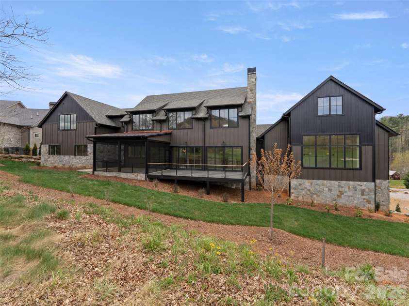 6 Walnut Valley Parkway, Arden, NC 28704.  MLS# CAR4368458, YatesRealty ID 14824. 
