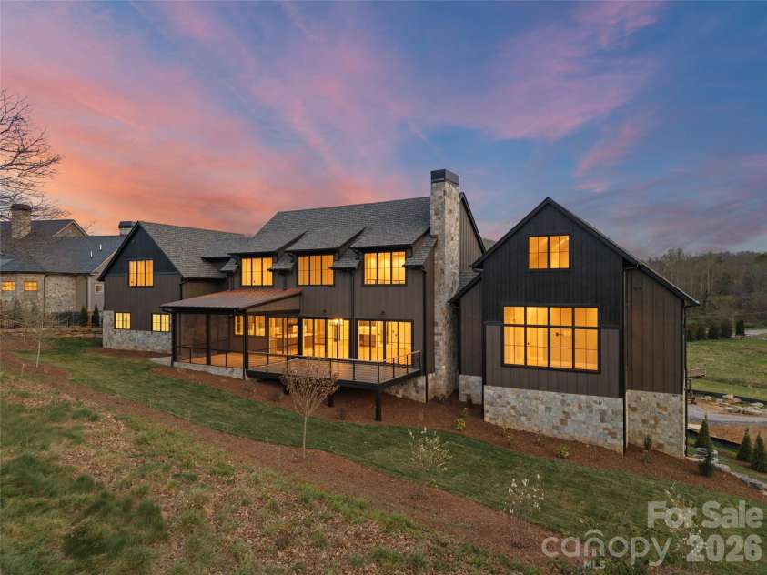 6 Walnut Valley Parkway, Arden, NC 28704.  MLS# CAR4368458, YatesRealty ID 14824. 