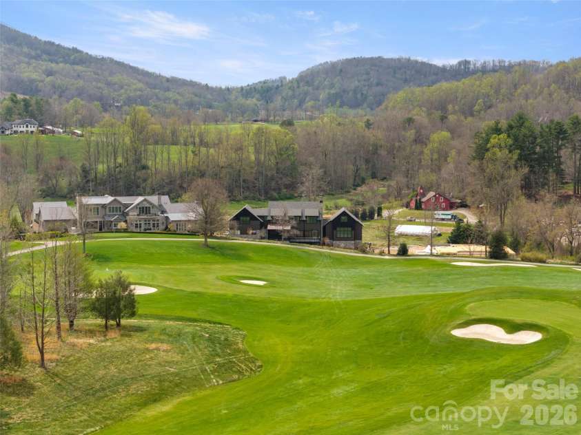 6 Walnut Valley Parkway, Arden, NC 28704.  MLS# CAR4368458, YatesRealty ID 14824. 
