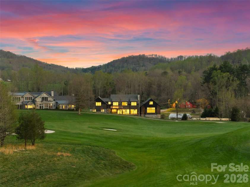 6 Walnut Valley Parkway, Arden, NC 28704.  MLS# CAR4368458, YatesRealty ID 14824. 