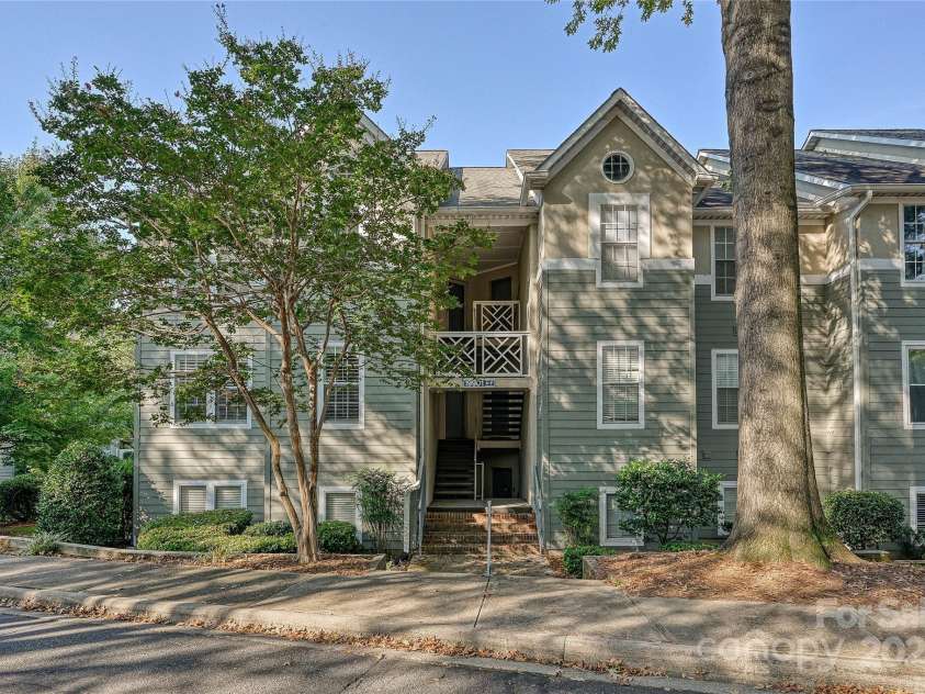 19901 Henderson Road, Cornelius, NC 28031.  MLS# CAR4306229, YatesRealty ID 14825. 
