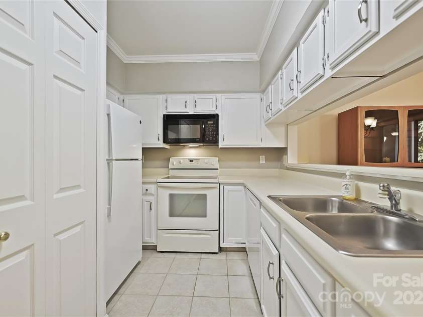 19901 Henderson Road, Cornelius, NC 28031.  MLS# CAR4306229, YatesRealty ID 14825. 