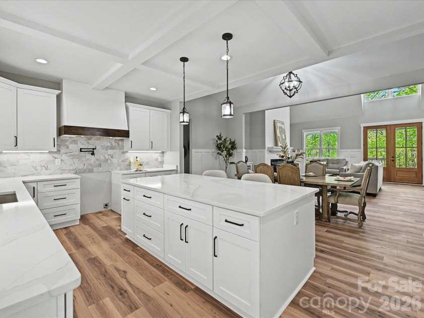 5310 Liberty Hill Road, York, SC 29745.  MLS# CAR4354185, YatesRealty ID 14827. Kitchen