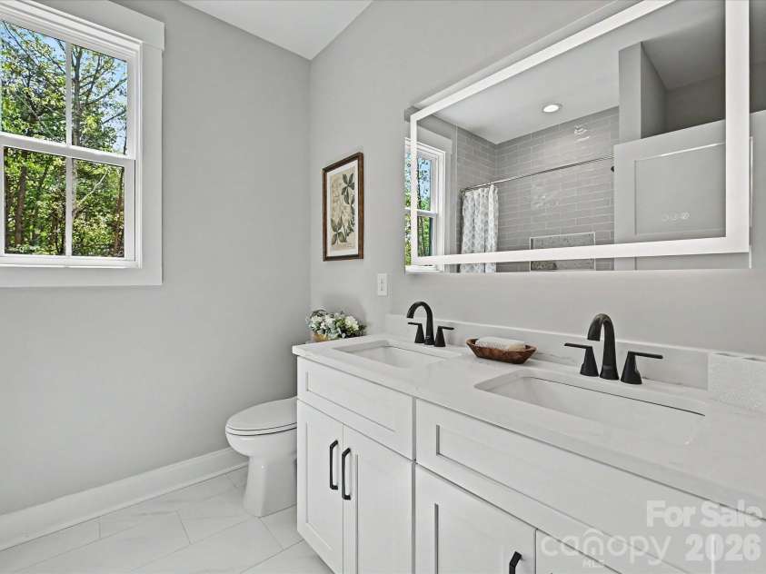 5310 Liberty Hill Road, York, SC 29745.  MLS# CAR4354185, YatesRealty ID 14827. Secondary Full Bath w/ tiled shower walls