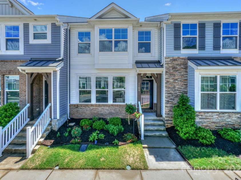 110 Synandra Drive, Mooresville, NC 28117.  MLS# CAR4256864, YatesRealty ID 14828. 