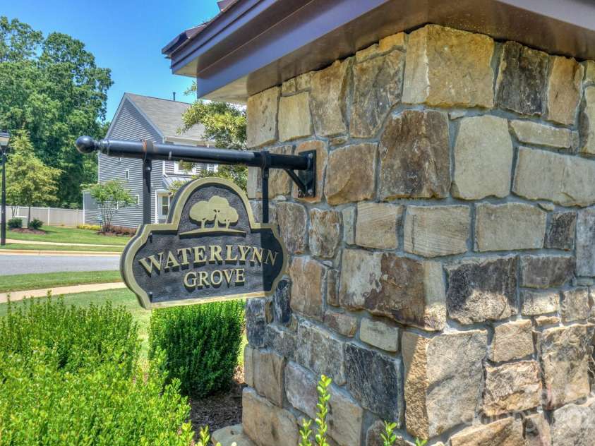 110 Synandra Drive, Mooresville, NC 28117.  MLS# CAR4256864, YatesRealty ID 14828. Entrance Sigange