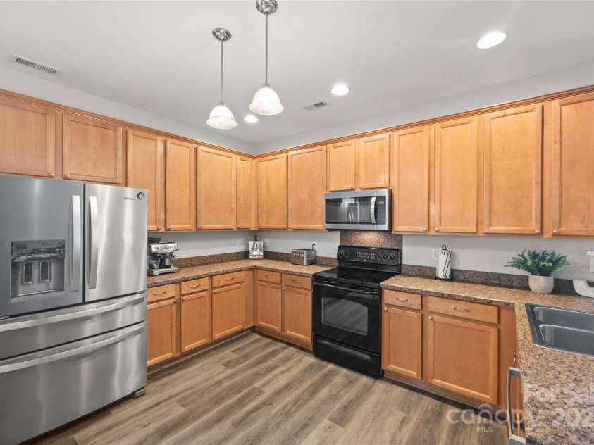 2624 St Helena Court, Fort Mill, SC 29715.  MLS# CAR4248079, YatesRealty ID 14829. 
