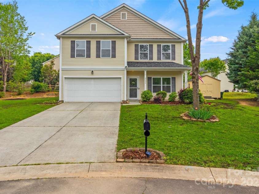 2624 St Helena Court, Fort Mill, SC 29715.  MLS# CAR4248079, YatesRealty ID 14829. 