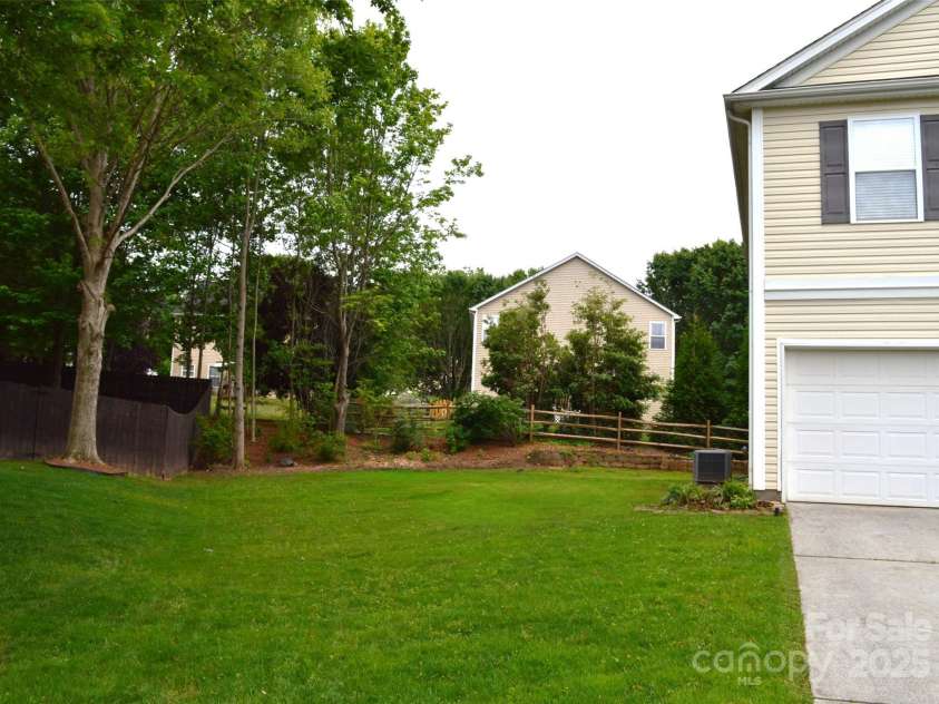 2624 St Helena Court, Fort Mill, SC 29715.  MLS# CAR4248079, YatesRealty ID 14829. 