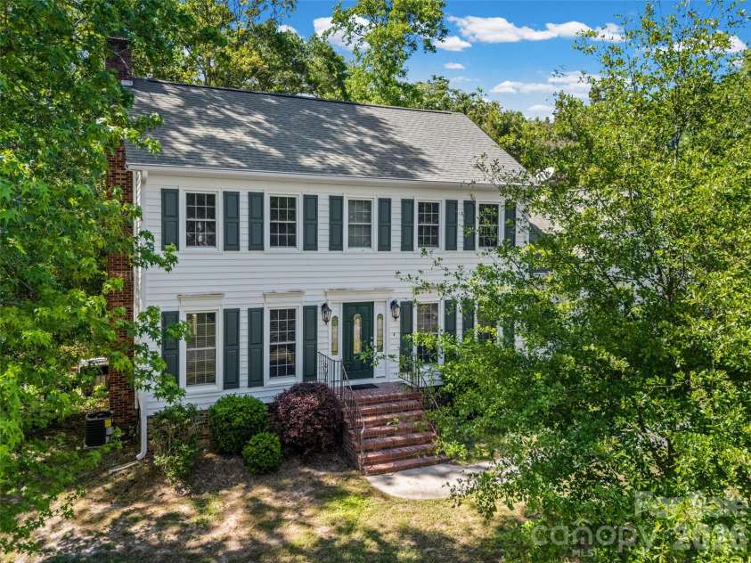 3221 Hitching Post Lane, Rock Hill, SC 29732.  MLS# CAR4359878, YatesRealty ID 14829. 