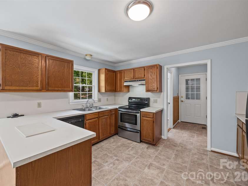 3221 Hitching Post Lane, Rock Hill, SC 29732.  MLS# CAR4359878, YatesRealty ID 14829. 