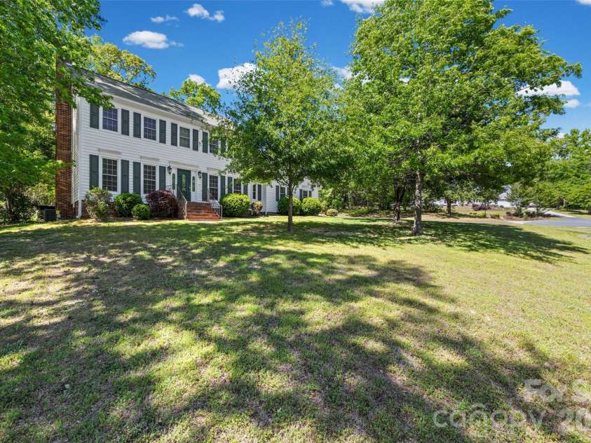 3221 Hitching Post Lane, Rock Hill, SC 29732.  MLS# CAR4359878, YatesRealty ID 14829. 