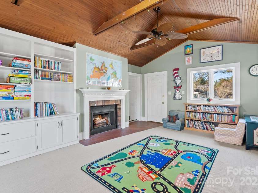 123 Westwood Road, Asheville, NC 28804.  MLS# CAR4254613, YatesRealty ID 14830. 
