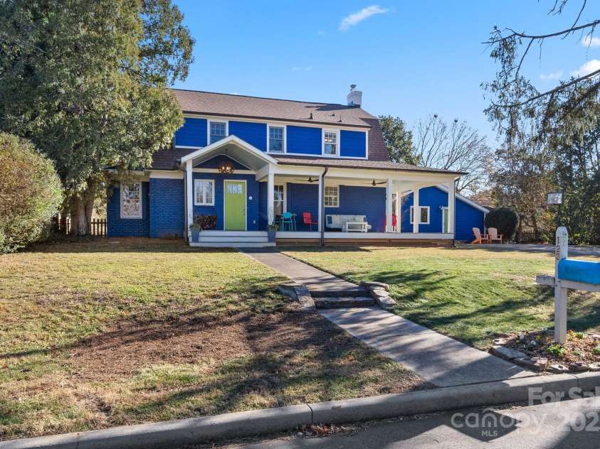 123 Westwood Road, Asheville, NC 28804.  MLS# CAR4319303, YatesRealty ID 14830. 