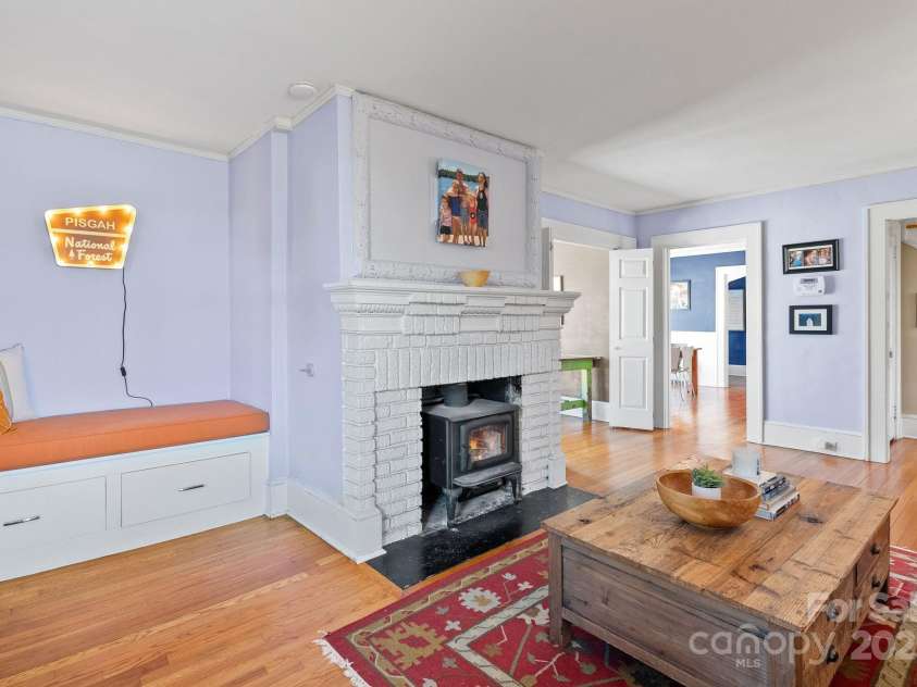 123 Westwood Road, Asheville, NC 28804.  MLS# CAR4319303, YatesRealty ID 14830. 