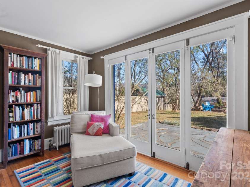 123 Westwood Road, Asheville, NC 28804.  MLS# CAR4319303, YatesRealty ID 14830. 